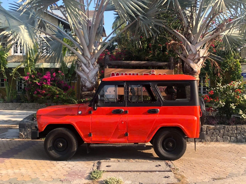 Xe Jeep Đỏ